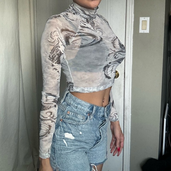 BOOHOO DRAGON MESH CROP TOP - Picture 5 of 5